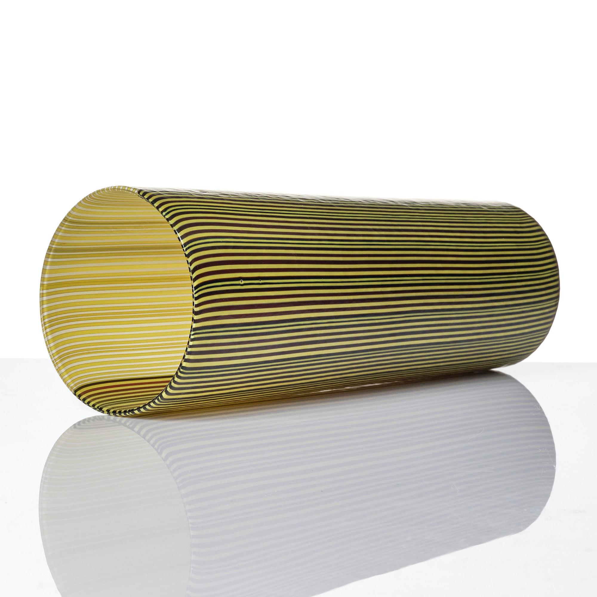 Carlo Scarpa, a rare "Tessuto bicolore" glass vase, model 4551, Venini, Murano, Italy 1945-48.