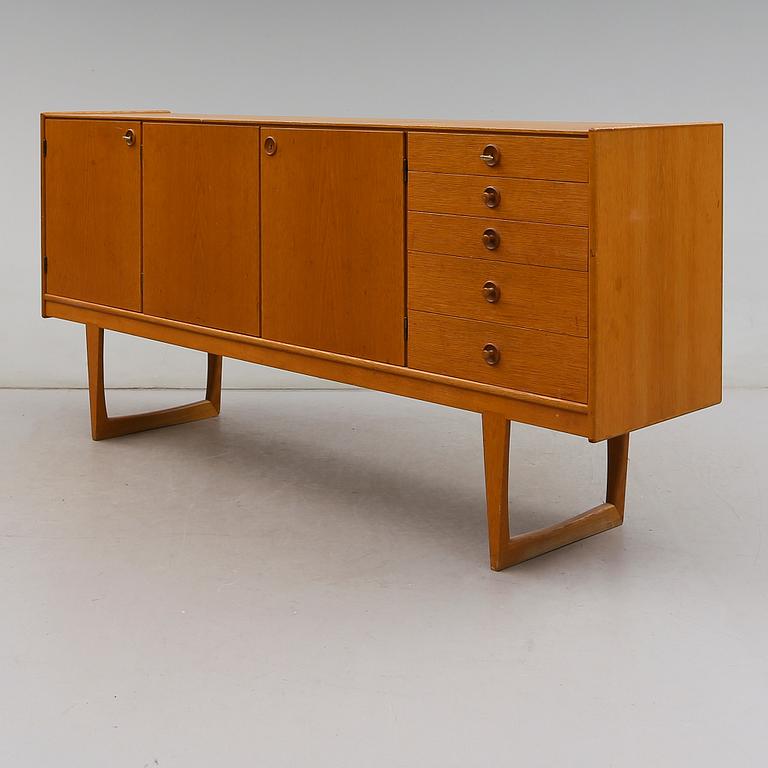 SIDEBOARD "Tokyo" Yngvar Sandström för NK, Nyköping, Triva, 1900-talets andra hälft.