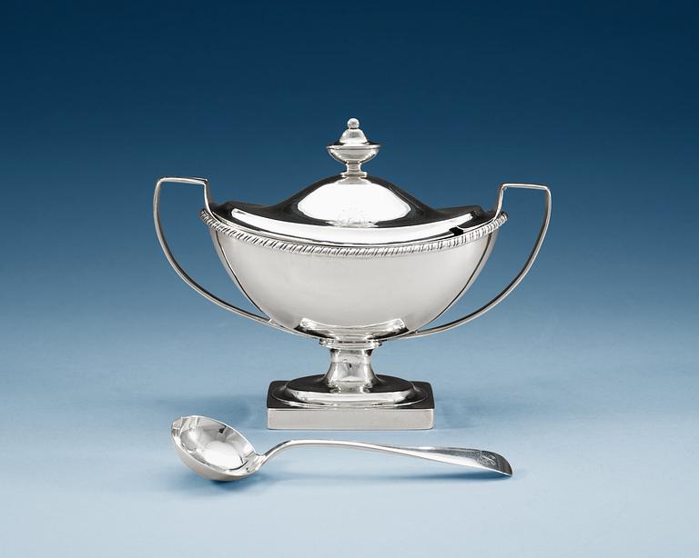 An Irish early 19th century sauce tureen, marks of Dublin 1803.