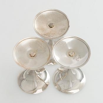 Tapio Wirkkala, kynttilänjalkoja, 3 kpl, "Trumpetti", Kultakeskus Hämeenlinna 1984-1988.