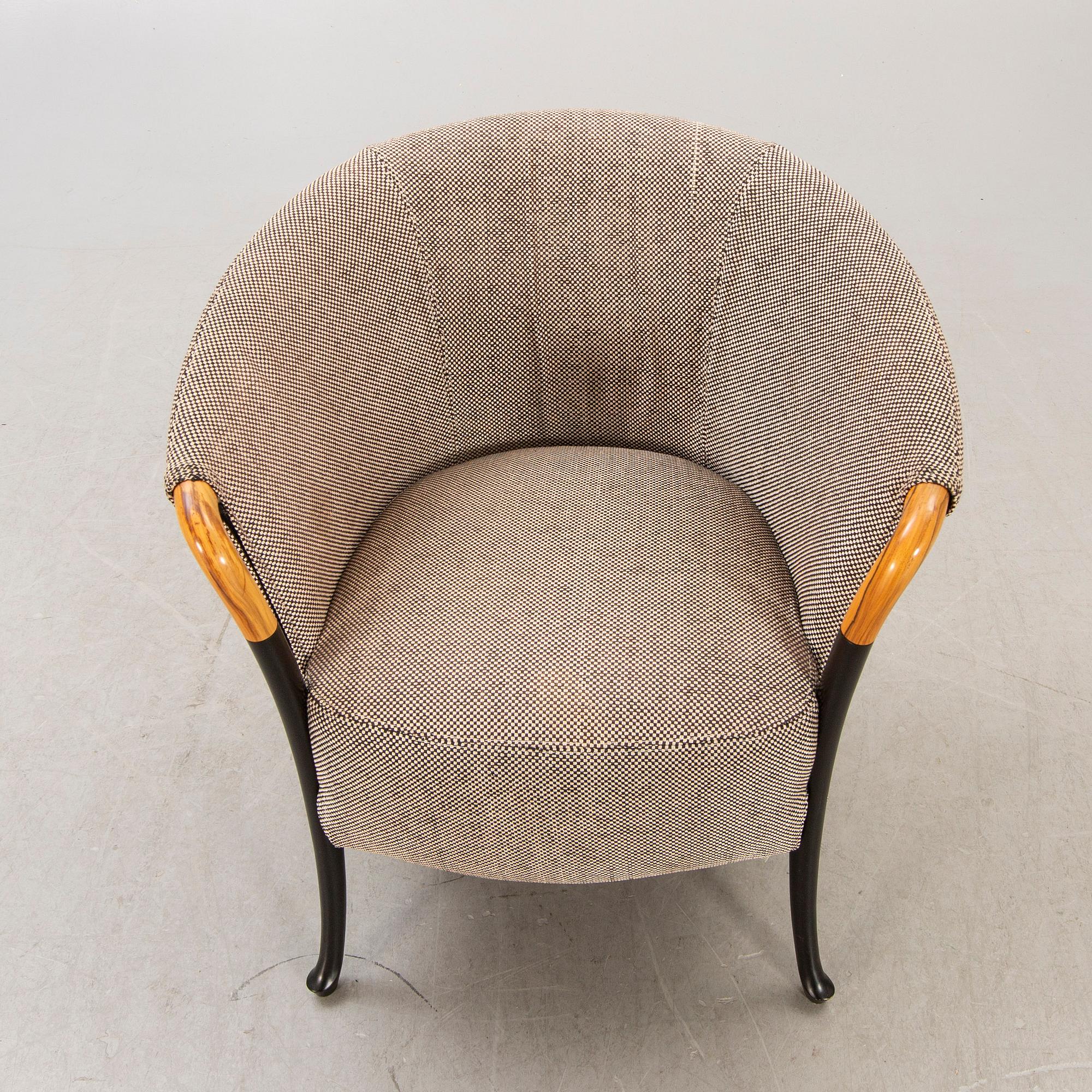 An Umberto Asagno Porgetti easy chair for Giorgetti Italy 1980s.
