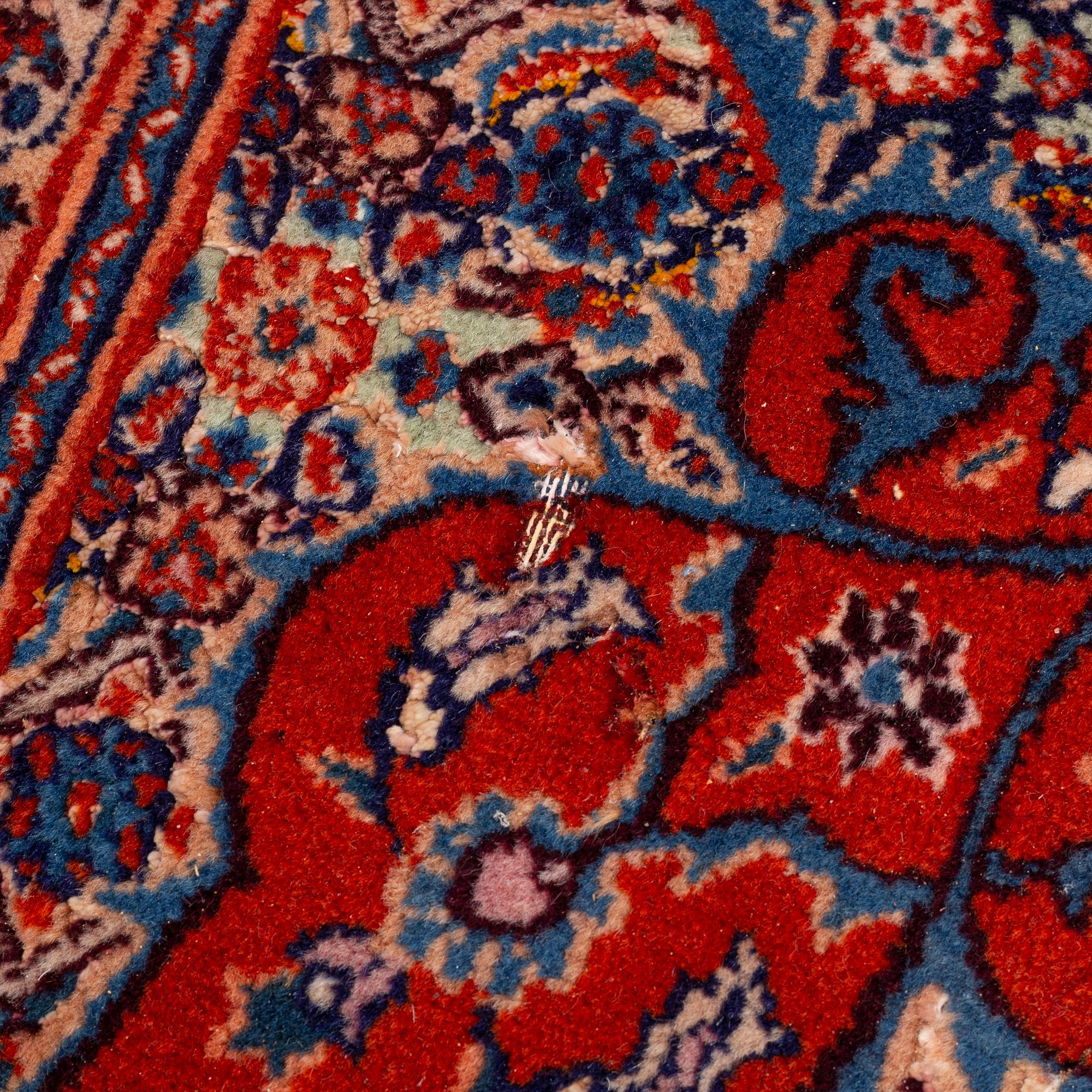 A Rug, Moud, circa 290 x 208 cm.