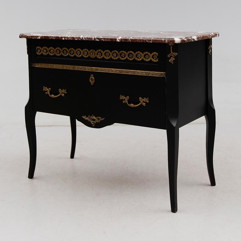 BYRÅ, gustaviansk stil, 1900-talets andra hälft.