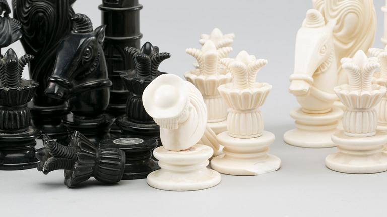 CHESS PIECES in alabaster, 32 parts. Italy, 1970s.