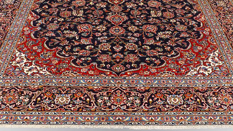 A carpet, Kashan, ca 424 x 304 cm.