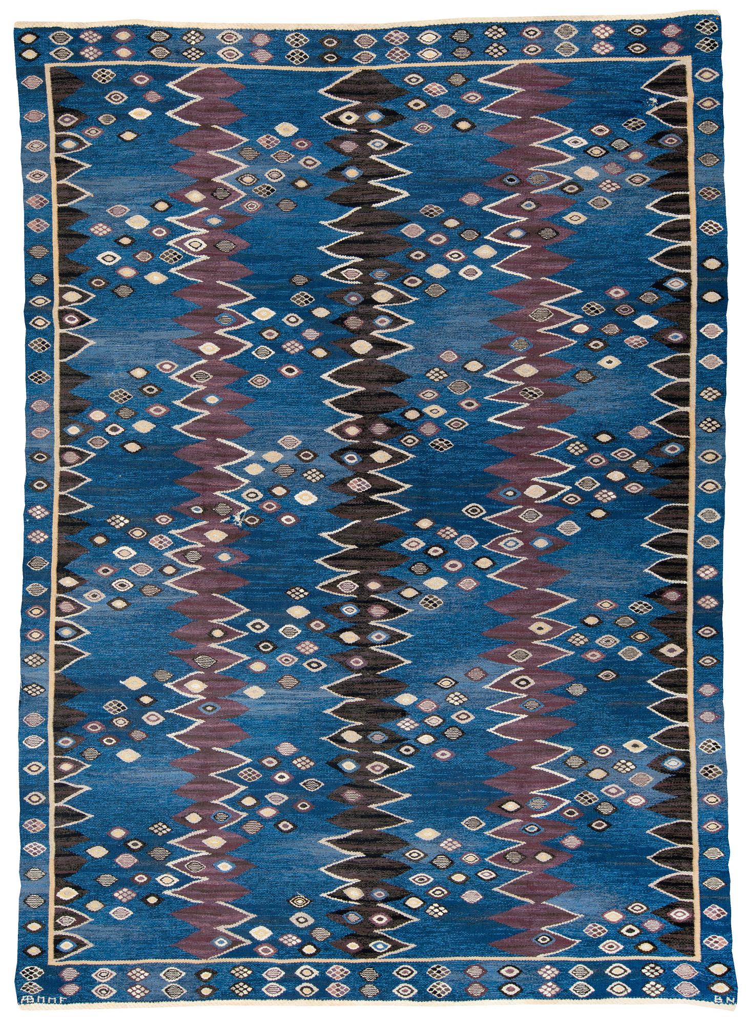 CARPET. "Snäckorna". Tapestry weave. 344,5 x 248 cm. Signed AB MMF BN.