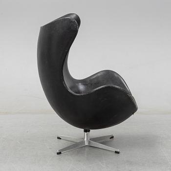 ARNE JACOBSEN, A easy chair "Egg chair" designed for Fritz Hansen, Denmark.
