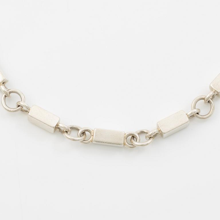 Wiwen Nilsson, necklace, ring and stick chain, sterling silver.