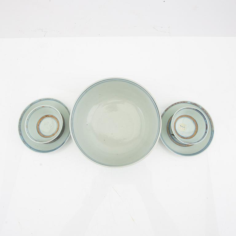 Skål samt koppar med fat 2 st Kina  Qianlong /1736-95) porslin.