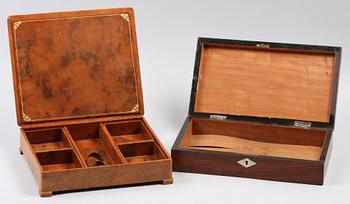 SKRIN, 2 st, trä, läder, sekelskiftet 1800/1900.