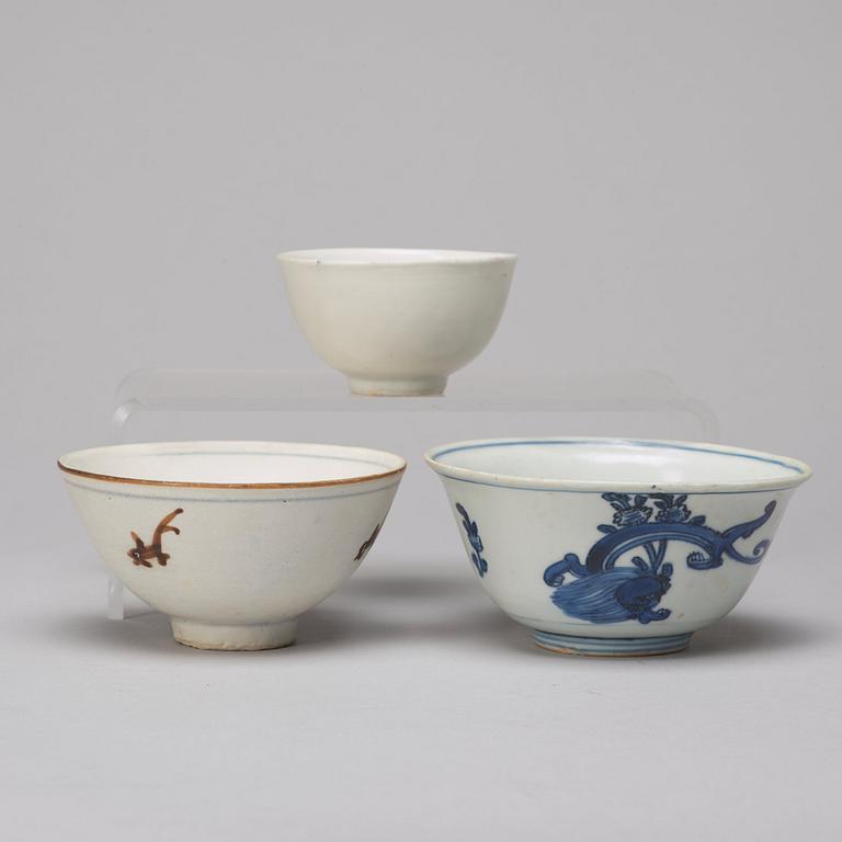 A group of three blue and white bowls, Ming dynasty (1368-1644).