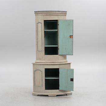 A cabinet, 19th Century.