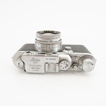 Kameror 2 st samt tillbehör Leica.