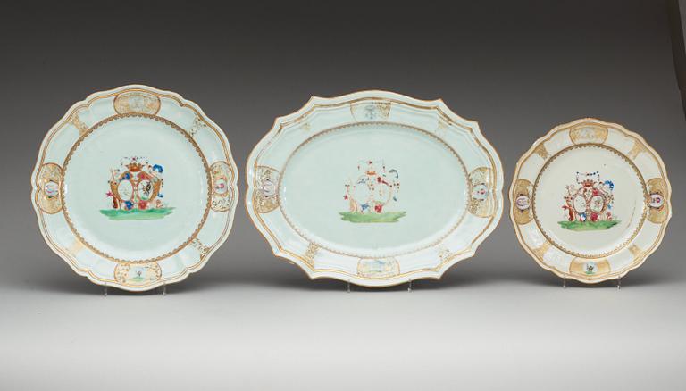 Two armorial dinner plates and four serving dishes, Qing dynasty, Qianlong (1736-95).