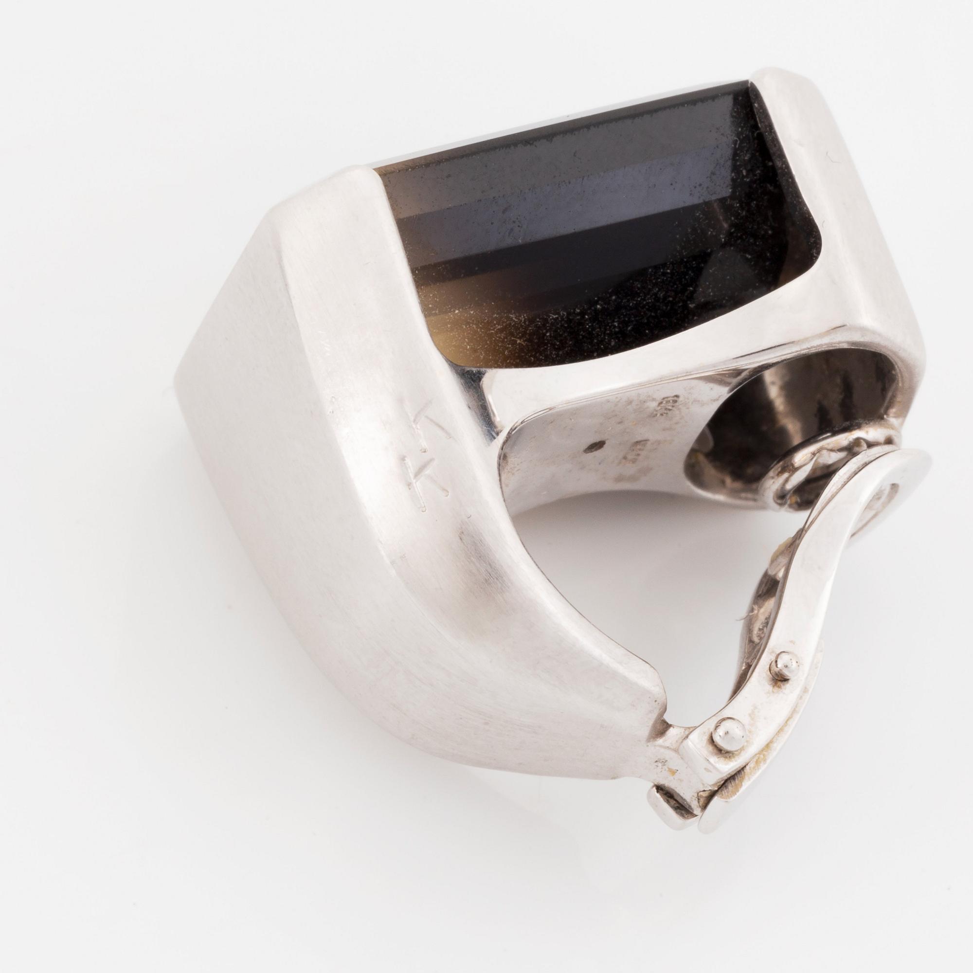 A pair of Tina Karlsson earrings in 18K white gold set with facted quartz.
