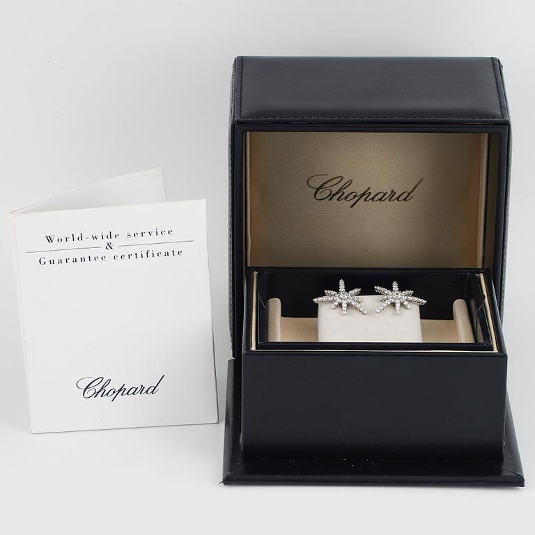 CHOPARD, örhängen med briljantslipade diamanter.