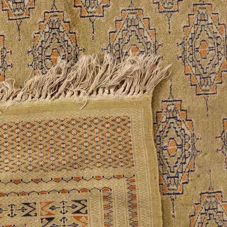 MATTA, orientalisk, 1900-talets andra hälft, 190 cm x 258 cm.