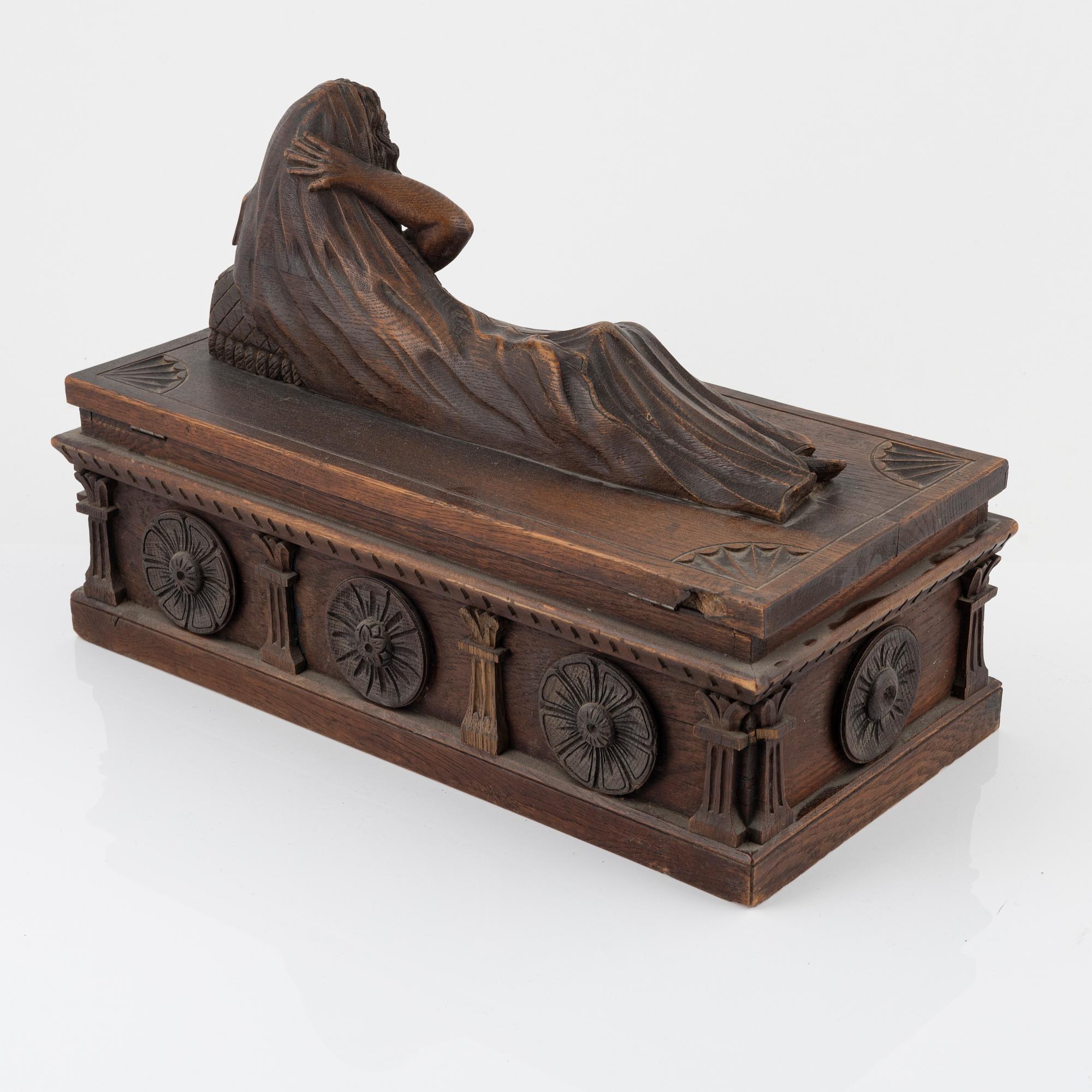 A box, around the year 1900.