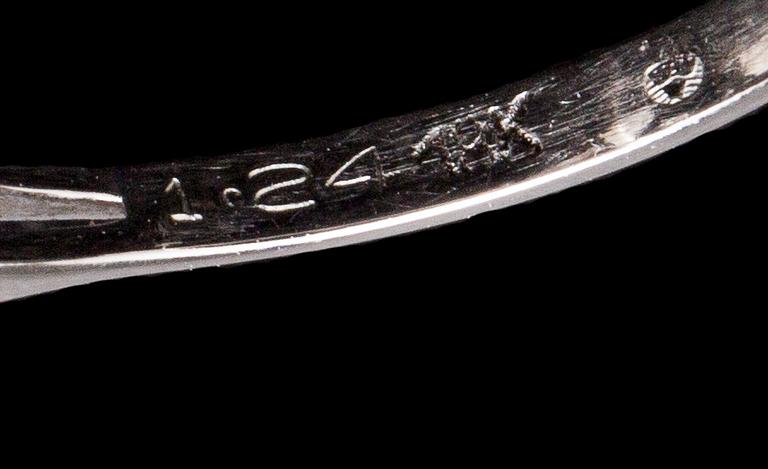 RING, 18 k vitguld med briljantslipade diamanter, enligt gravyr ca 1.24 ct. Vikt ca 4,5 g.