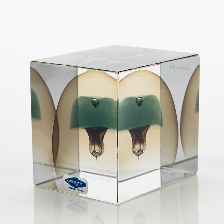 Oiva Toikka, årskub, signerad Oiva Toikka, Nuutajärvi 1983, numrerad 516/2000.