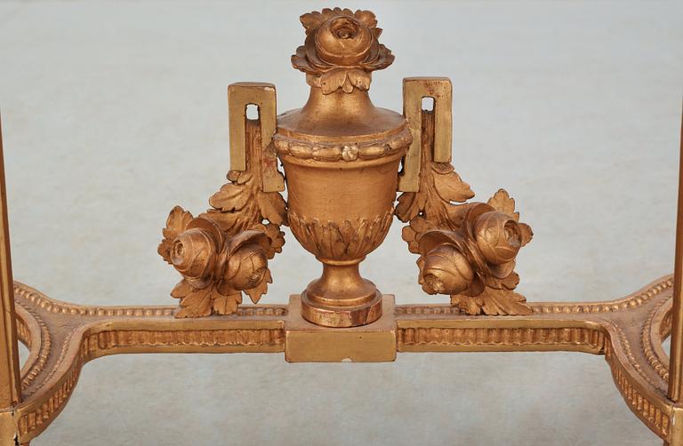 KONSOLBORD. Stockholmsarbete, 1700-talets slut. Gustavianskt.