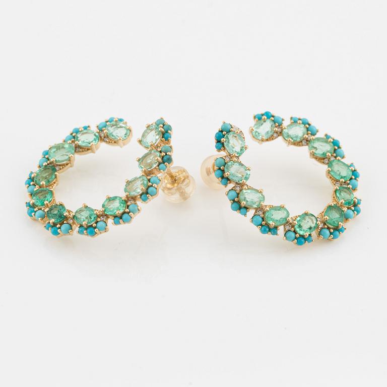 Earrings in 18K gold with turquoises, emeralds, and brilliant-cut diamonds.