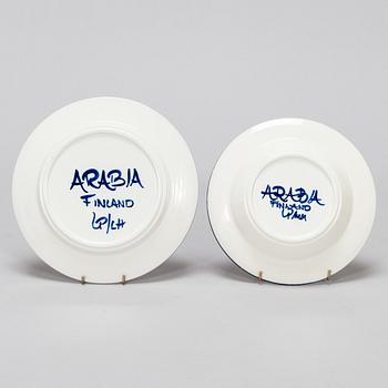 Ulla Procopé, a 46-piece set of 'Valencia' porcelain dinnerware for Arabia.