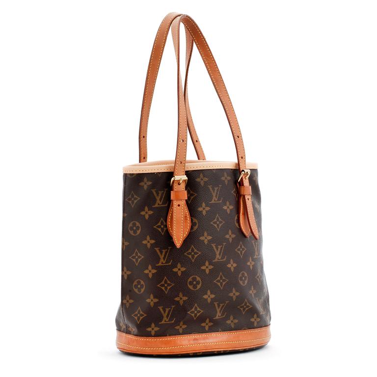 LOUIS VUITTON, a monogram canvas shoulder bag "Petite Bucket".