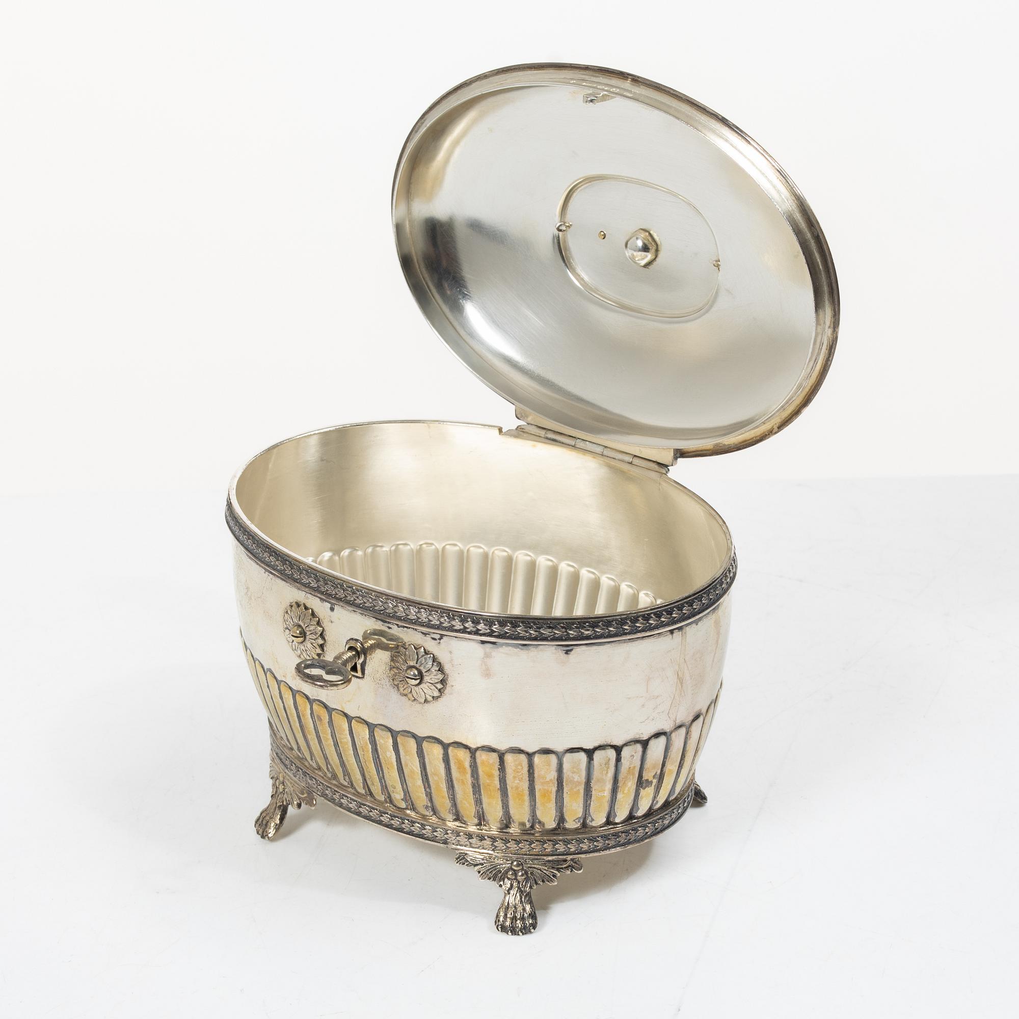 C.G. Hallberg, A Swedish silver sugar casket, Gustavian style, Stockholm 1915.