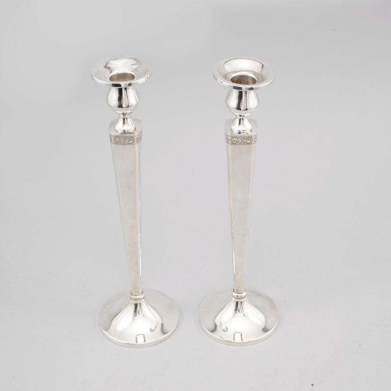 LJUSSTAKAR, ett par, sterlingsilver, 1900-talets andra hälft,