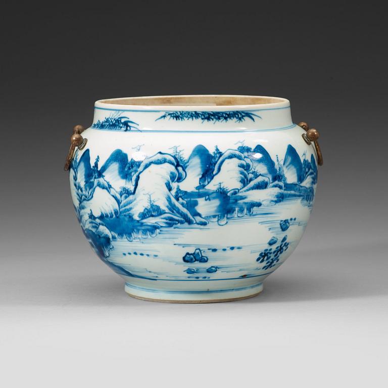 KRUKA, porslin. Qingdynastin, 1800-tal.