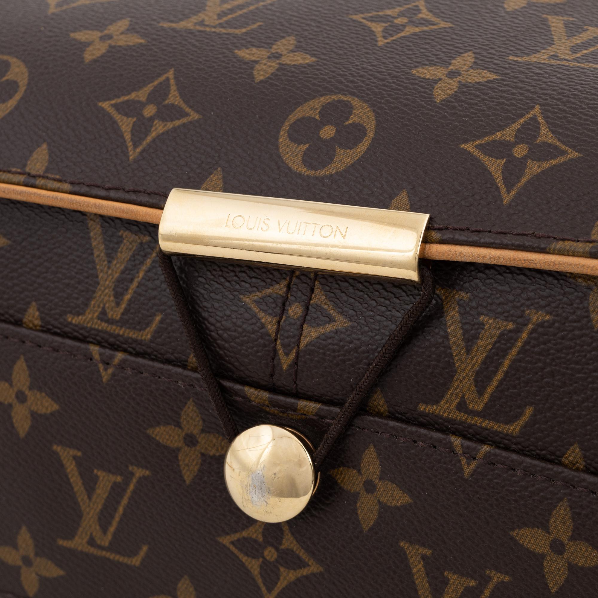 Louis Vuitton, A monogram canvas 'Abbesses' messenger bag, 2004.