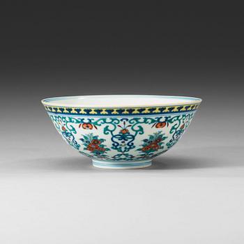 A doucai bowl, late Qing dynasty (1644-1912) with Daoguang charactere mark.