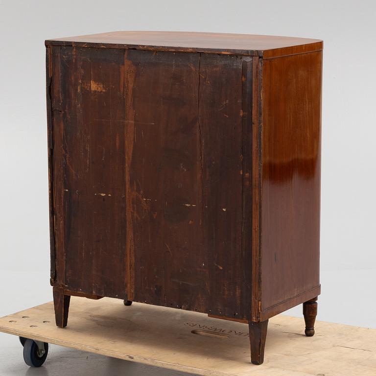 Chest of drawers, first half of the 19th century.