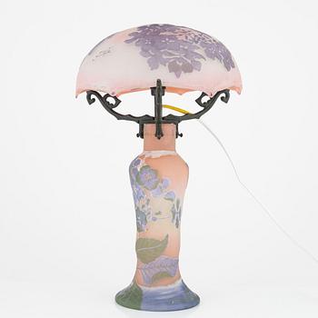 Emile Gallé, an Art Nouveau cameo glass table lamp, Nancy, after 1904.