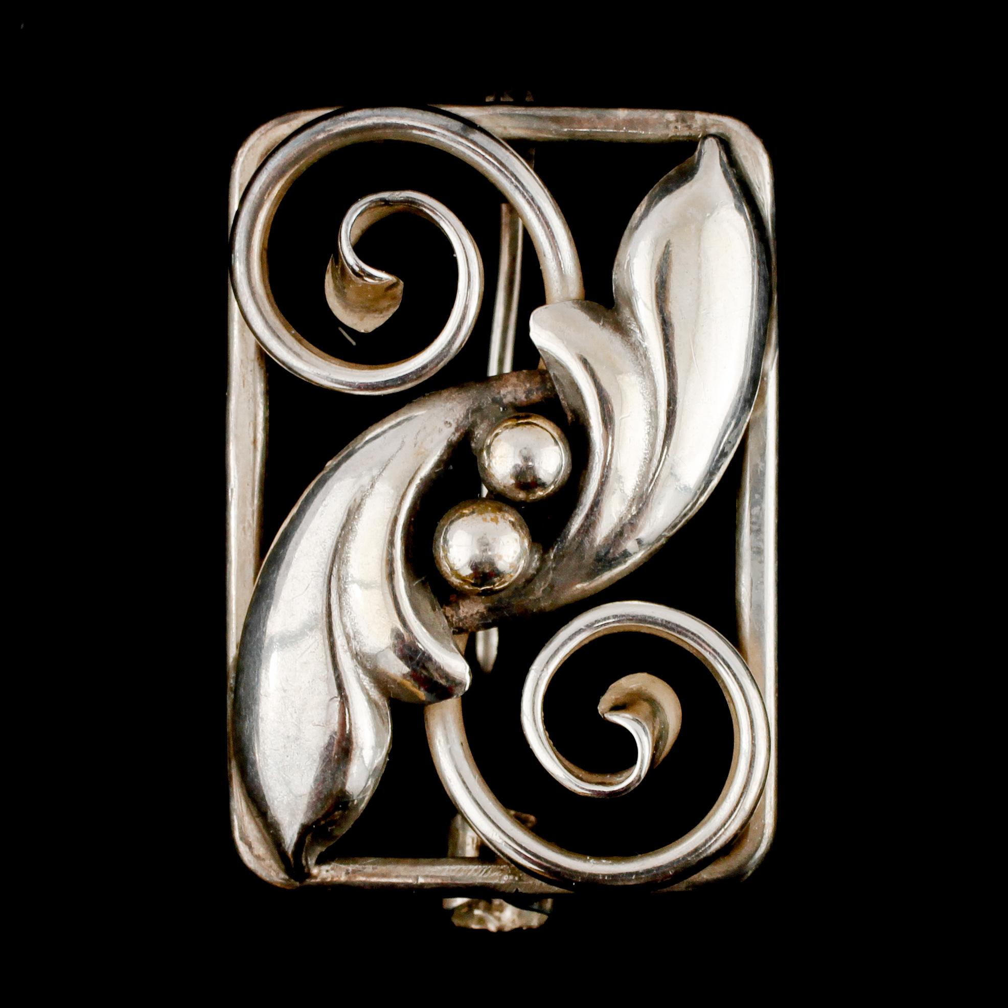GARNITYR, 3 delar, silver, importstämplade, 1900-talets andra hälft. Vikt 20 g.