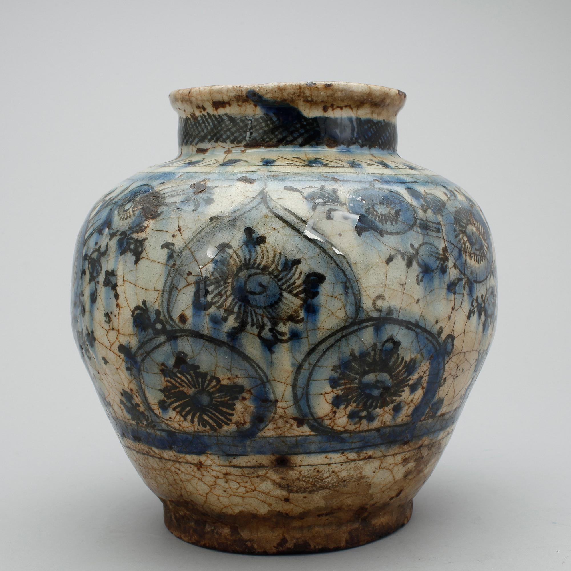 URNA, keramik, sannolikt Persien, 1700-tal.