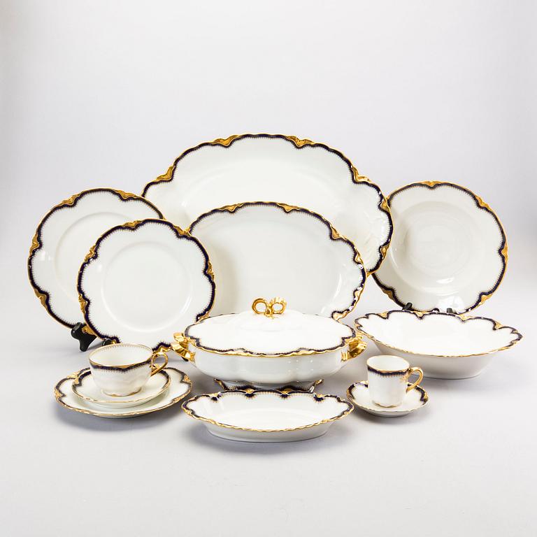 A 122 pcs of Limoges porcelain dinner service.