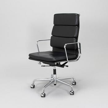 Charles & Ray Eames, Kontorsstol, "Soft Pad Chair EA 219, high backrest", Vitra. 2000-tal.