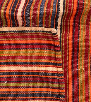 Matta/vävnad  Jajim kelim old ca 215x213 cm.