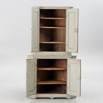 An early 19th century Gustavian corner cabinet, Sweden.