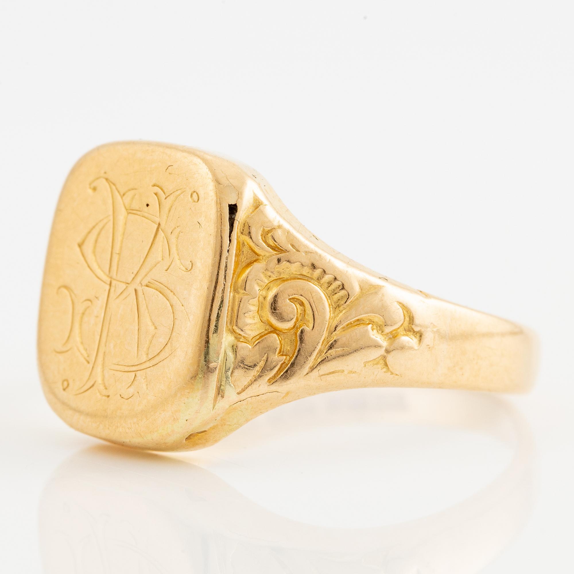 Ring, Signet ring with monogram, 18K gold.