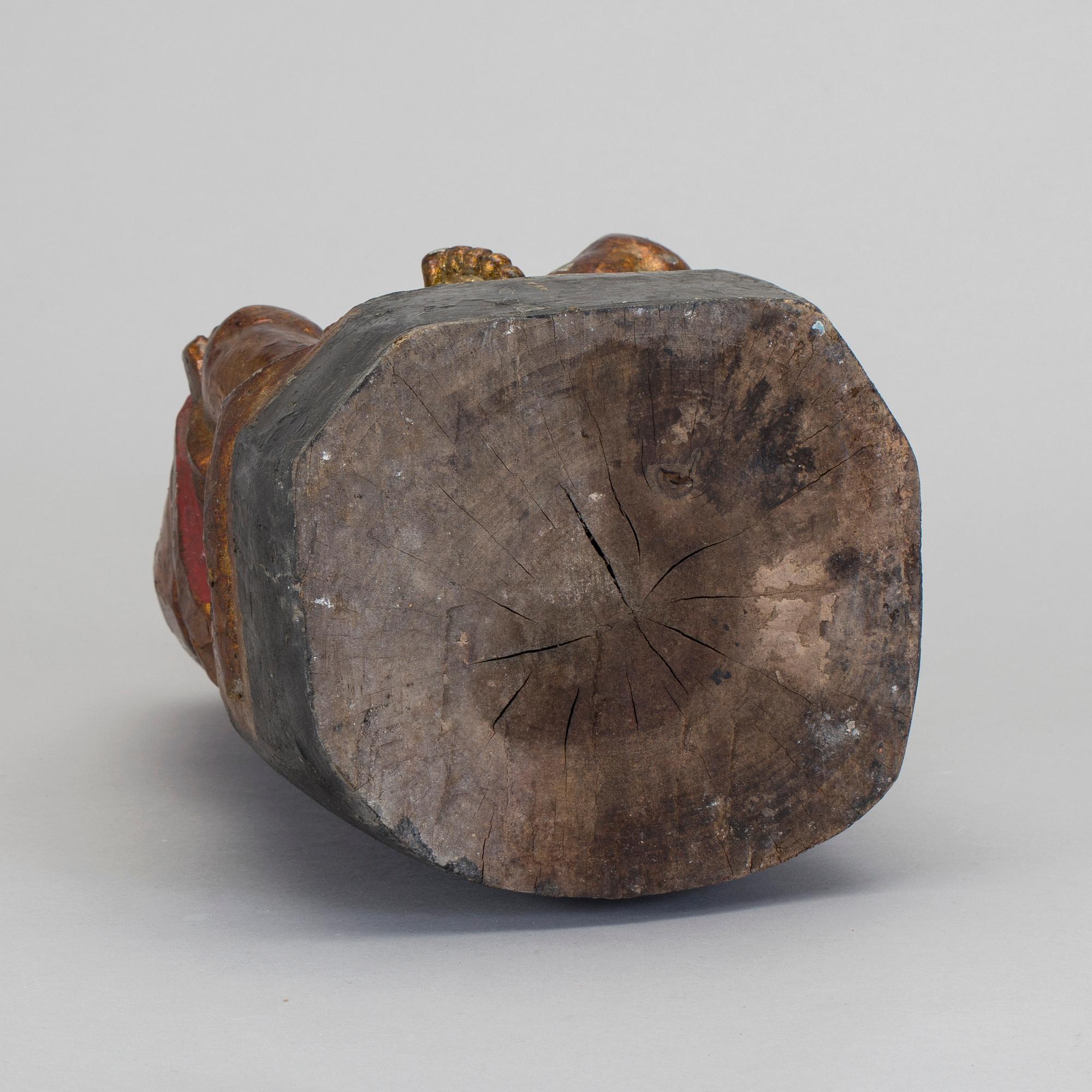 STATYETT, lackerat trä, Kina 1800-tal.