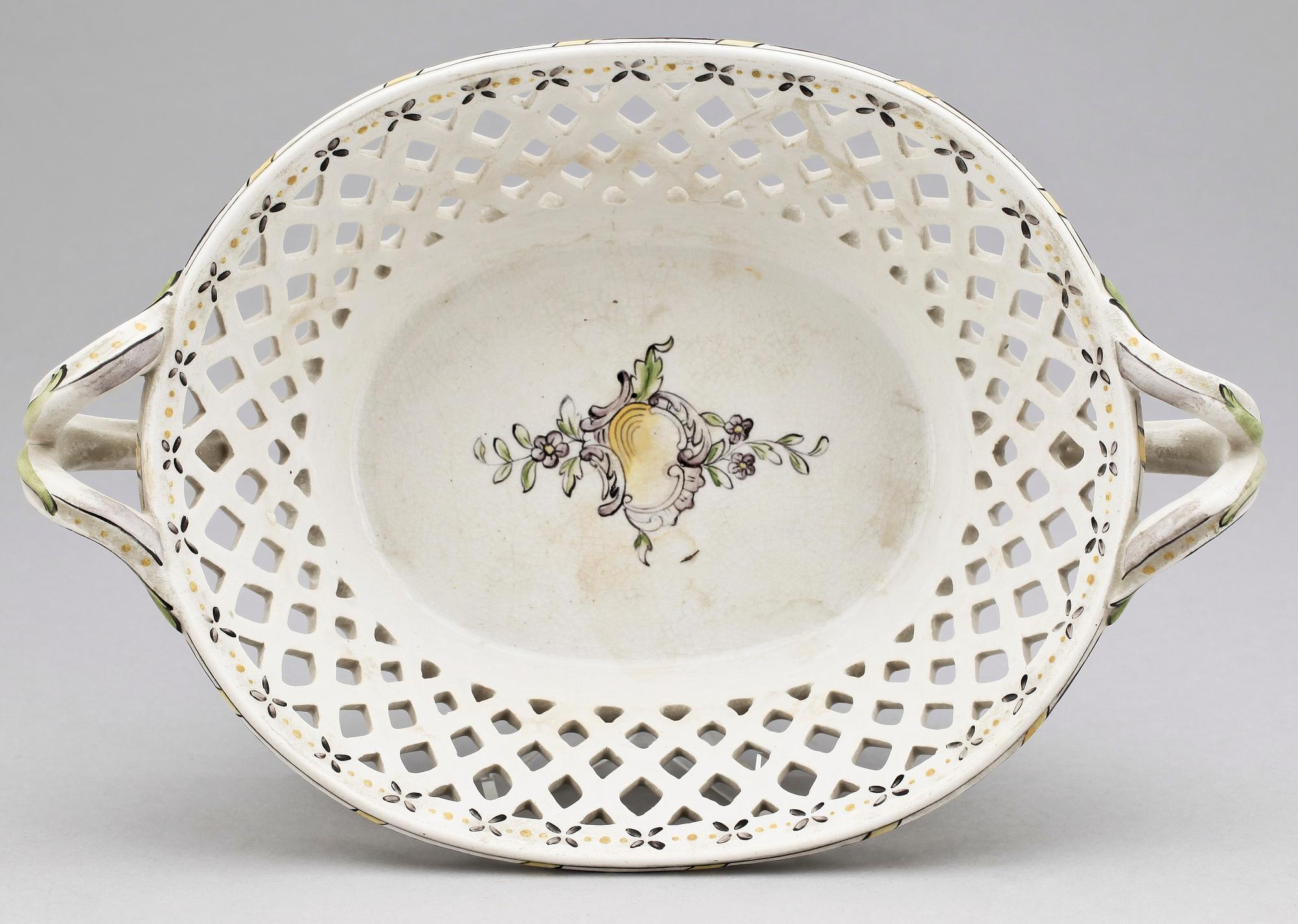 GALLERSKÅL, flintgods, Rörstrand, omkring 1900.