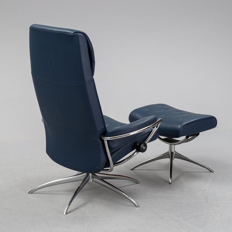 Fåtölj med fotpall, "Stressless Metro Hög", 2000-tal.