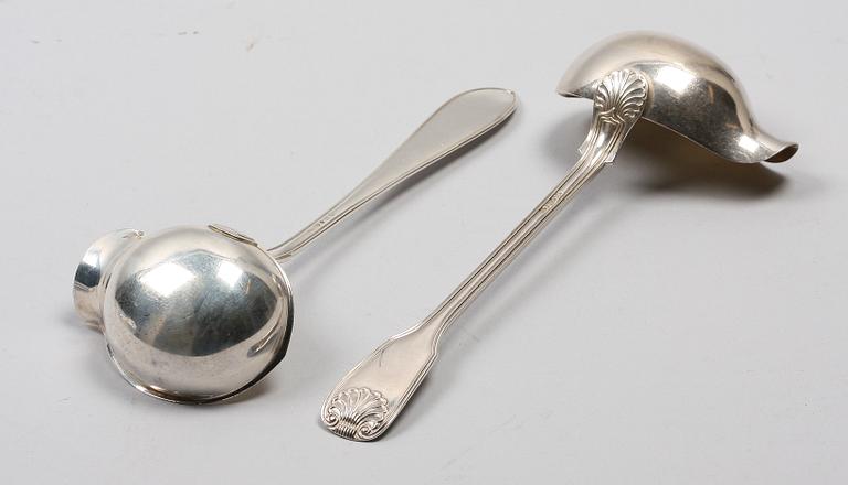 SÅSSLEVAR, 2 st, silver, bla Möllenborg, Stockholm 1800-talets senare del.
