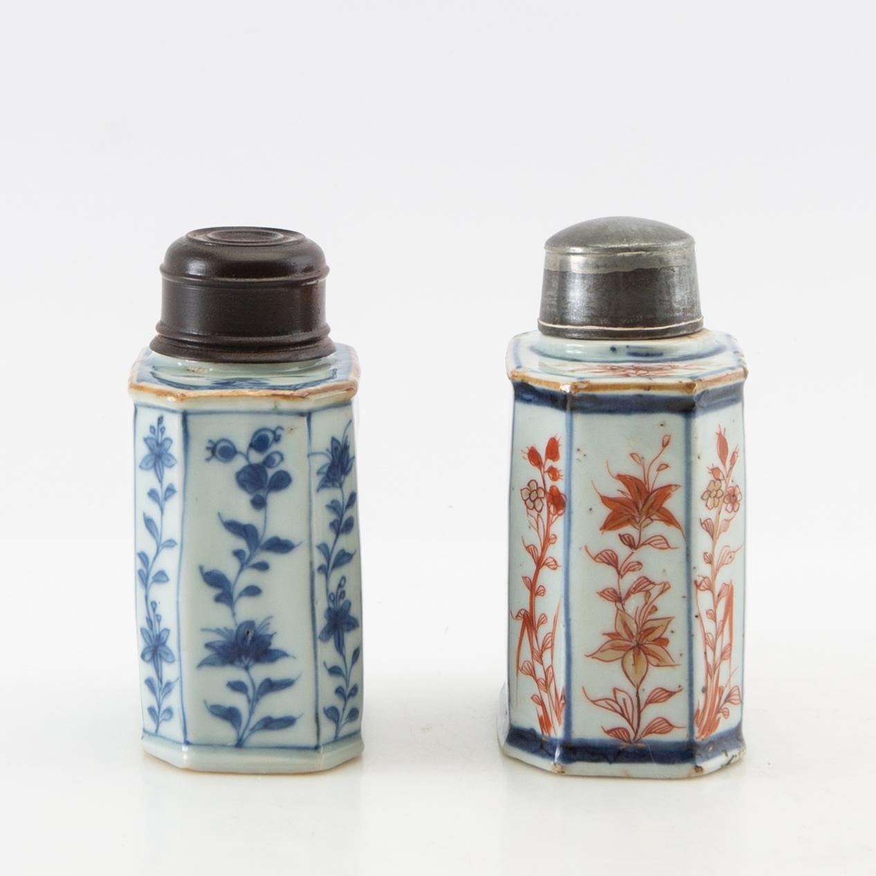 Tedosor 2 st Kina 1700-tal porslin.