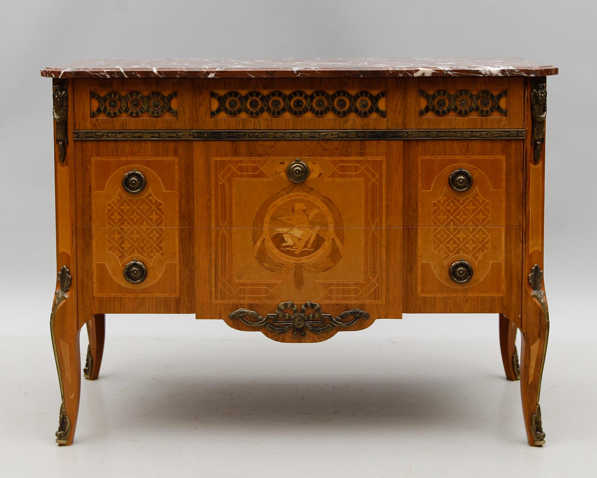 BYRÅ, gustaviansk stil, 1900-talets andra hälft.