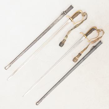 Sablar 2 st, svenska, m/1899 för infanteriunderofficer, med baljor.
