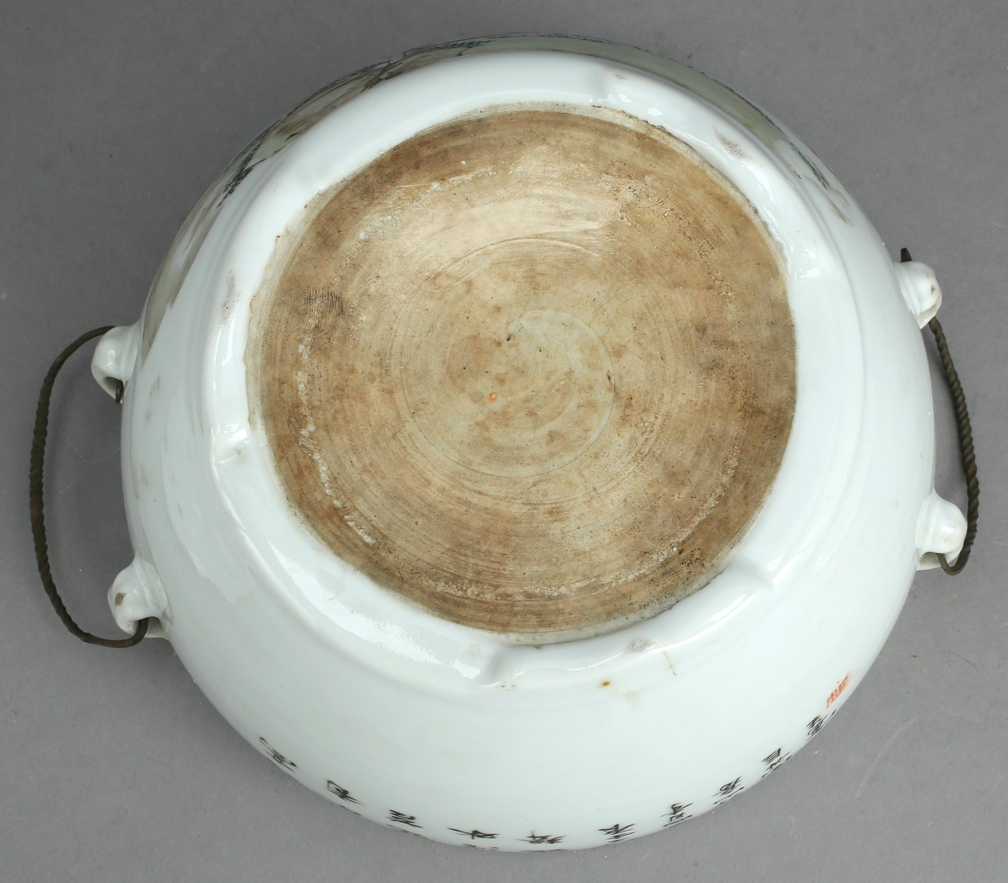 KAROTTER med LOCK, 2 st, porslin, Kina, 1900-tal.